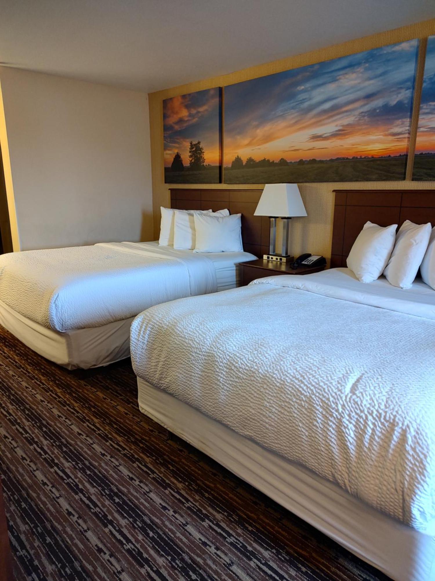 Days Inn & Suites By Wyndham Fargo 19Th Ave/Airport Dome Экстерьер фото